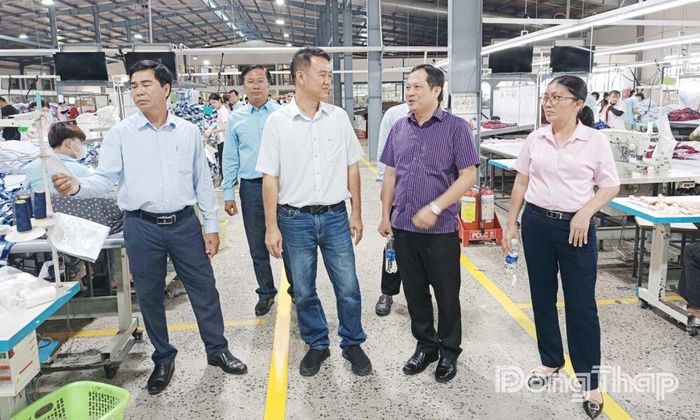 Việc tăng cường đối thoại, lắng nghe ý kiến doanh nghiệp là một trong những giải pháp được xã Tam Nông thực hiện nhằm nâng cao hiệu quả điều hành sau một năm vận hành mô hình chính quyền địa phương 2 cấp.