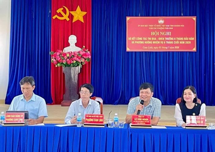 Ông Lê Văn Hoan - Phó Chủ tịch Ủy ban MTTQ Việt Nam tỉnh phát biểu tại hội nghị.