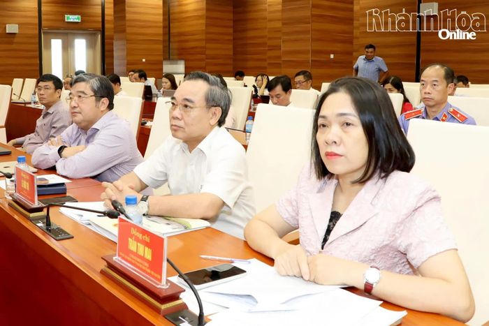 Các đại biểu tham dự hội nghị tại điểm cầu Tỉnh ủy Khánh Hòa.