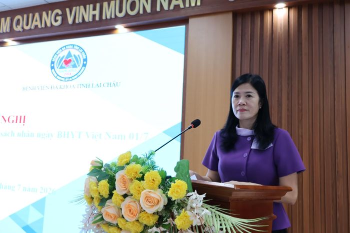 Đồng chí Vũ Thị Hoài Gương – Phó Giám đốc BHXH tỉnh Lai Châu phát biểu tại hội nghị.