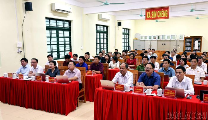 Tổ chức bộ máy xã Sín Chéng tinh gọn, hoạt động hiệu quả.