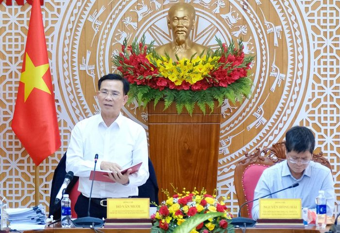 Ủy viên Ban Chấp hành Trung ương Đảng, Phó Bí thư Tỉnh ủy, Chủ tịch UBND tỉnh Hồ Văn Mười chủ trì họp tháo gỡ vướng mắc GPMB, giải ngân vốn đầu tư công