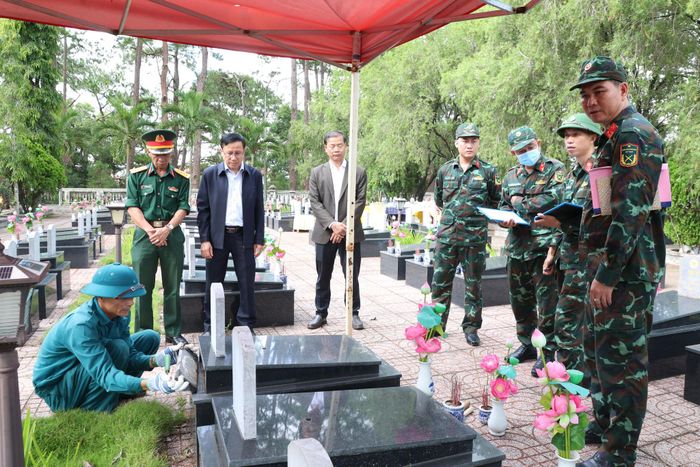 Ngay sau lễ viếng, các lực lượng đã tổ chức lấy mẫu, số hóa thông tin theo đúng hướng dẫn và quy định