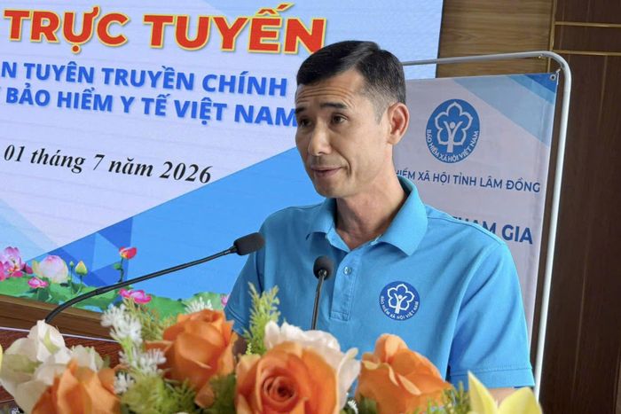 Ông Kiều Công Minh, Phó Giám đốc BHXH tỉnh phát biểu phát động tại hội nghị