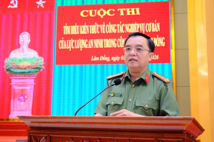 Đại tá Huỳnh Ngọc Liêm, Phó Giám đốc Công an tỉnh Lâm Đồng phát biểu chỉ đạo tại Lễ khai mạc vòng chung kết hội thi