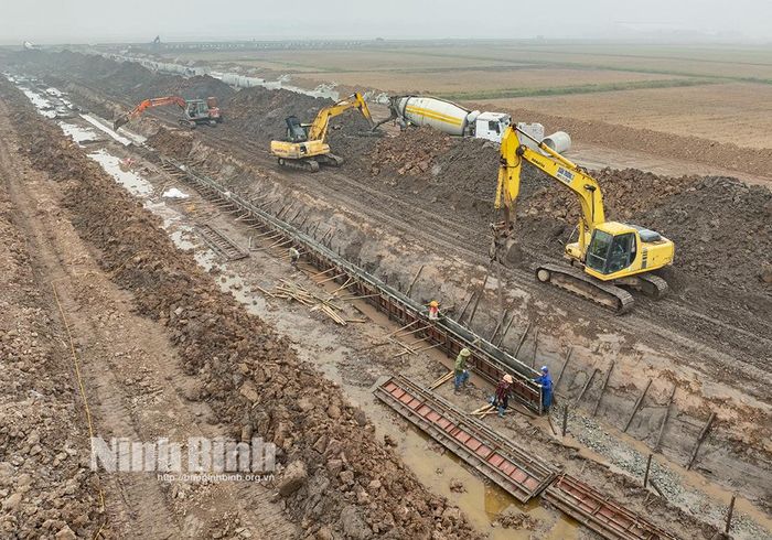 Dự án Khu công nghiệp Minh Châu với định hướng thu hút các ngành công nghiệp, công nghệ cao. Ảnh Viết Dư