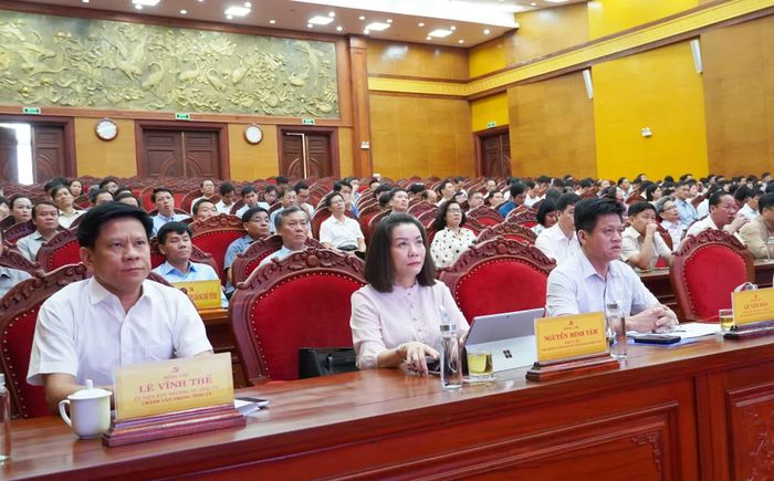 Các đại biểu tham dự hội nghị tại điểm cầu Tỉnh ủy Quảng Trị - Ảnh: X.P