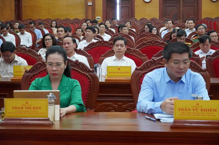 Các đại biểu dự hội nghị tại điểm cầu Tỉnh ủy Quảng Trị - Ảnh: N.L