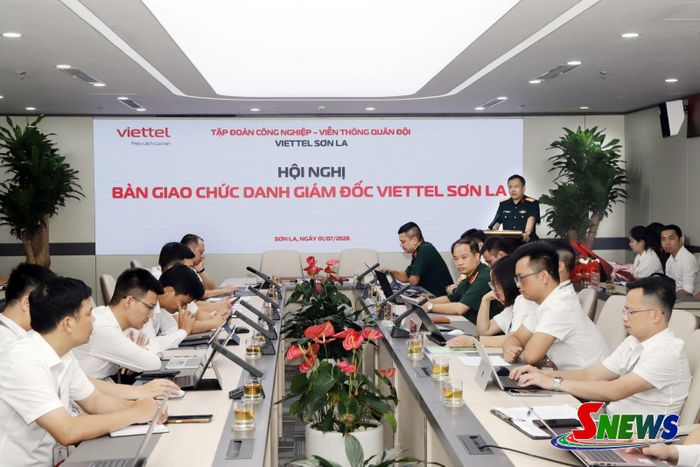 Hội nghị Bàn giao chức danh Giám đốc Viettel Sơn La.