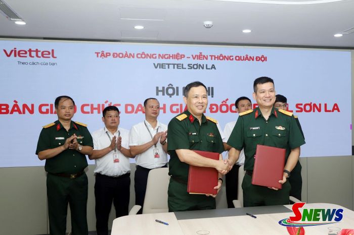 Bàn giao chức danh Giám đốc Viettel Sơn La.