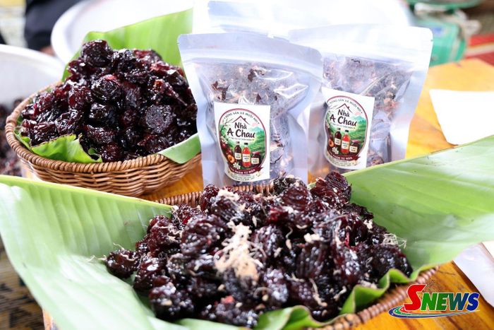 Sản phẩm Ô mai mận của người dân xã Muổi Nọi