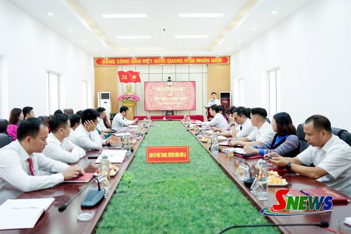 Lễ kết nạp đảng viên.