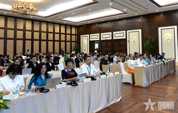 Các đại biểu dự hội thảo.