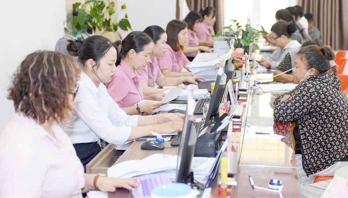 Giải quyết thủ tục hành chính tại xã Chân Mây - Lăng Cô