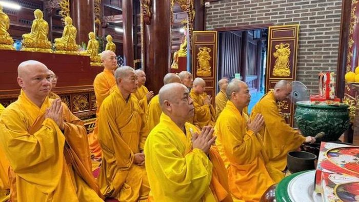 Thượng tọa Thích Nguyên Thành, Ủy viên Thường trực Hội đồng Trị sự, Trưởng ban Trị sự GHPGVN tỉnh Thái Nguyên, Đường chủ hạ trường cùng chư Tăng tác pháp an cư