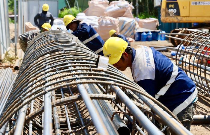 Điểm đặc biệt của dự án nằm ở giải pháp kỹ thuật khi tuyến đường đi qua Khu Bảo tồn Thiên nhiên - Văn hóa Đồng Nai, thuộc vùng lõi Khu Dự trữ sinh quyển thế giới Đồng Nai do UNESCO công nhận, đồng thời là Vườn Di sản ASEAN. Đây là khu vực có giá trị đặc biệt về đa dạng sinh học nên mọi phương án thi công đều được tính toán kỹ lưỡng nhằm giảm thiểu tác động đến môi trường.