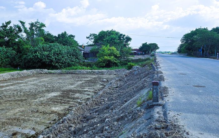 Trong đó, UBND xã Vĩnh Định phối hợp với UBND xã Diên Sanh trong việc bố trí tái định cư cho các hộ gia đình có nguyện vọng tái định cư trên địa bàn xã Diên Sanh.