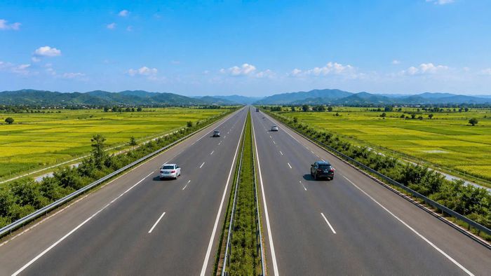 Tuyến đường cao tốc Bắc - Nam phía Tây đoạn Phú Thọ - Cổ Tiết được đề xuất đầu tư phân kỳ quy mô 4 làn xe, vận tốc thiết kế 100 km/h (Ảnh minh họa).