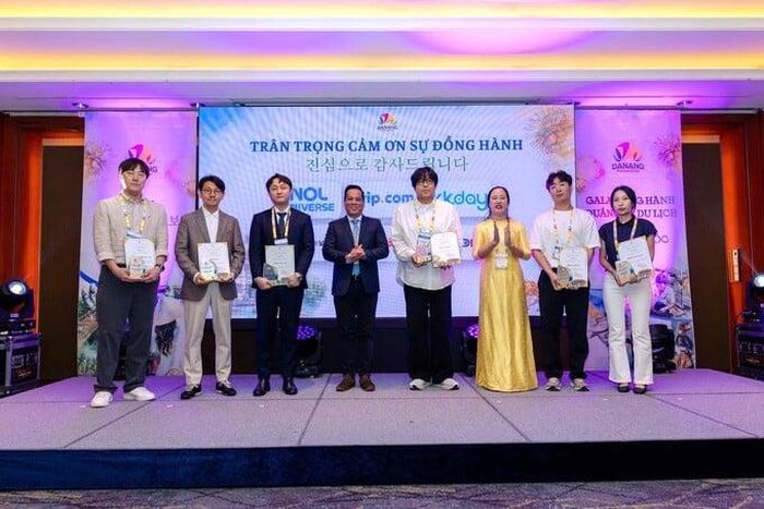TRi ân các đối tác đã đồng hành cùng du lịch Đà Nẵng