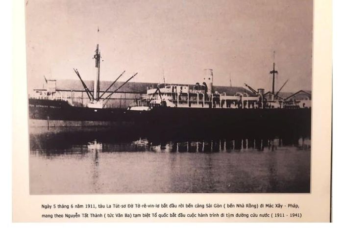 Hình ảnh tàu Amiral Latouche-Tréville tại Bến Nhà Rồng (Sài Gòn), nơi Nguyễn Tất Thành khởi đầu hành trình 30 năm bôn ba tìm đường cứu nước vào ngày 5/6/1911.