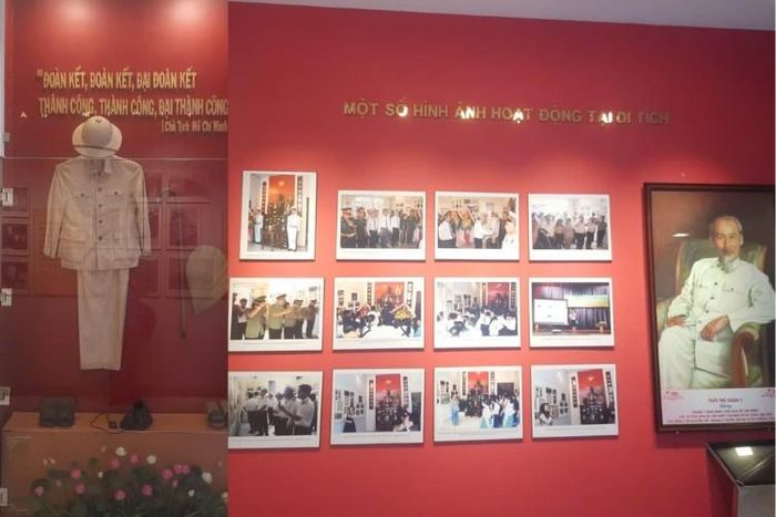 Một số kỷ vật, hình ảnh và tư liệu về Chủ tịch Hồ Chí Minh được trưng bày tại Di tích lịch sử quốc gia Nhà số 5 Châu Văn Liêm.