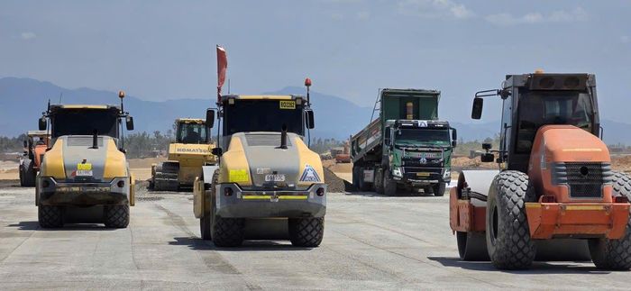 Dự án đầu tư xây dựng đường cất hạ cánh số 2 và các công trình đồng bộ tại khu bay Cảng hàng không Phù Cát sau khi hoàn thành, dự án sẽ đảm bảo tiếp nhận được các loại tàu bay Code C như A320, A321 và tương đương, đáp ứng nhu cầu phát triển kinh tế - xã hội, bảo đảm quốc phòng, an ninh cho khu vực Nam Trung Bộ, Tây Nguyên và tỉnh Gia Lai.