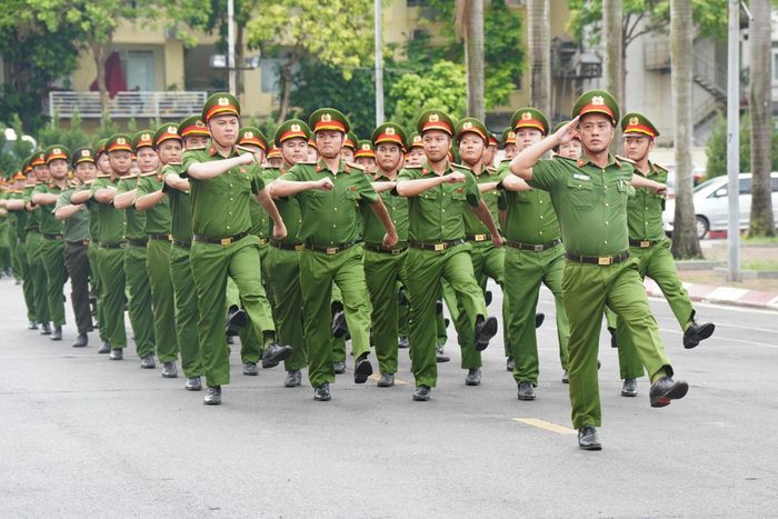 Sau lễ khai mạc, các đơn vị tiến hành duyệt điều lệnh đội ngũ, kiểm tra các nội dung thực hành điều lệnh và võ thuật Công an nhân dân theo kế hoạch.