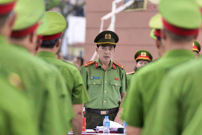 Đánh giá kết quả thực hiện công tác huấn luyện điều lệnh, quân sự, võ thuật không đơn thuần là kiểm tra kỹ năng của cán bộ, chiến sĩ, mà còn là thước đo tinh thần kỷ luật, ý chí rèn luyện và chất lượng xây dựng lực lượng Công an nhân dân chính quy, tinh nhuệ, hiện đại.