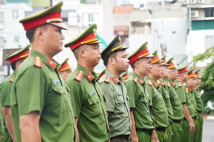 Dù thời tiết khắc nghiệt với cái nắng gay gắt của mùa hè, song không làm giảm ý chí, quyết tâm và tinh thần rèn luyện của cán bộ, chiến sĩ các đơn vị thuộc Cụm Thi đua số 8, số 10 và số 14.