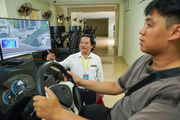 Ông Phạm Văn Hoành, Giám đốc Trung tâm Giáo dục nghề nghiệp và đào tạo lái xe