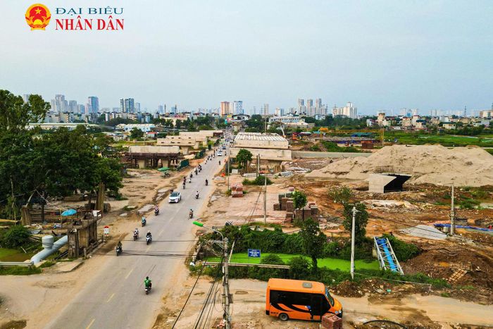 Ngày 28/6, Bí thư Thành ủy Hà Nội Trần Đức Thắng kiểm tra tiến độ dự án, yêu cầu các địa phương hoàn thành công tác giải phóng mặt bằng trước ngày 30/6, đồng thời bàn giao mặt bằng sạch để đẩy nhanh tiến độ thi công trong tháng 7
