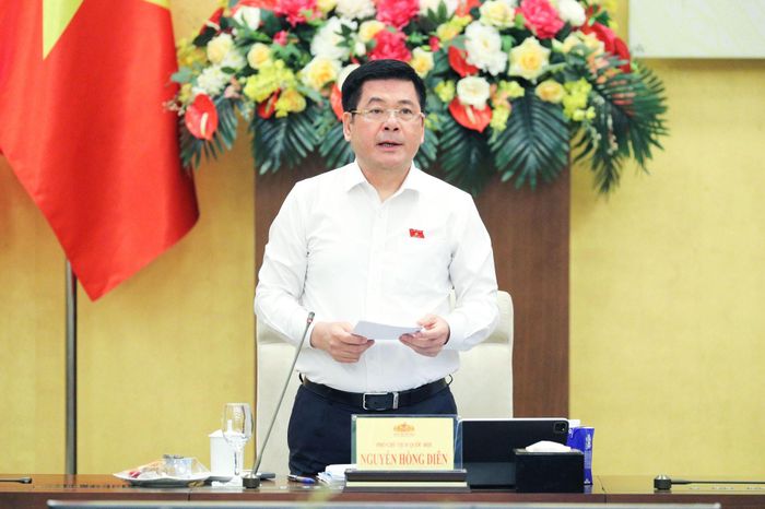 Phó Chủ tịch Quốc hội Nguyễn Hồng Diên phát biểu tại Hội thảo
