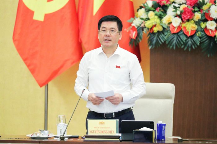 Phó Chủ tịch Quốc hội Nguyễn Hồng Diên phát biểu chỉ đạo tại Hội thảo
