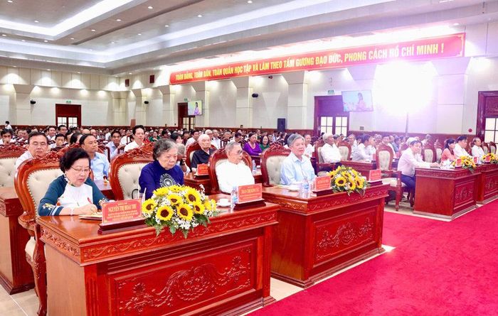 Các đại biểu tham dự chương trình