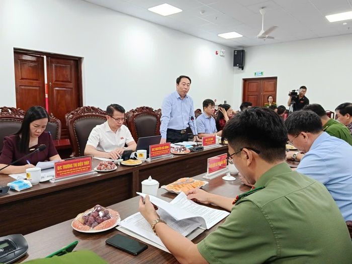 Cục trưởng Cục Đăng ký giao dịch bảo đảm và Bồi thường nhà nước Lê Vệ Quốc phát biểu tại buổi làm việc. Ảnh: Thảo Lê