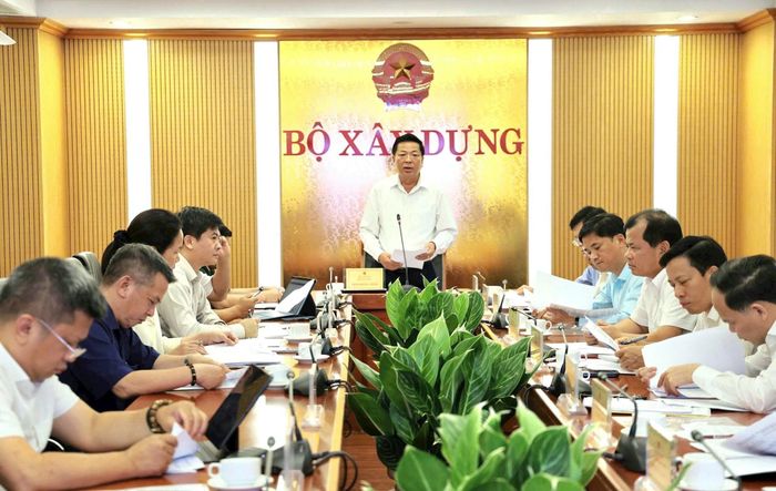 Bộ trưởng Xây dựng Trần Hồng Minh, Chủ tịch Hội đồng thẩm định Nhà nước chủ trì cuộc họp thẩm định Báo cáo nghiên cứu tiền khả thi dự án Vành đai 5 - Vùng Thủ đô Hà Nội. Nguồn: Báo Xây dựng.