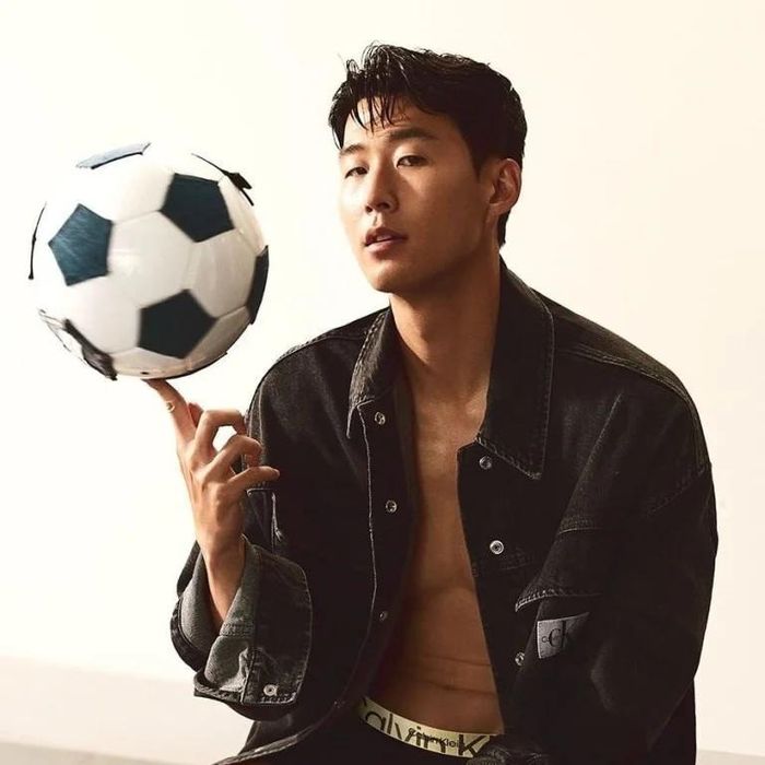 Son Heung-min được xếp vào top các cầu thủ có thu nhập khủng nhờ sức hút không chỉ trên sân cỏ mà còn ở lĩnh vực thương mại (Ảnh: Instagram)