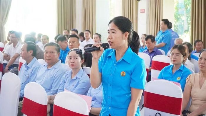 Tại buổi đối thoại với lãnh đạo TP Huế vừa qua, đoàn viên, người lao động rất quan tâm đến vấn đề doanh nghiệp chậm đóng bảo hiểm xã hội.
