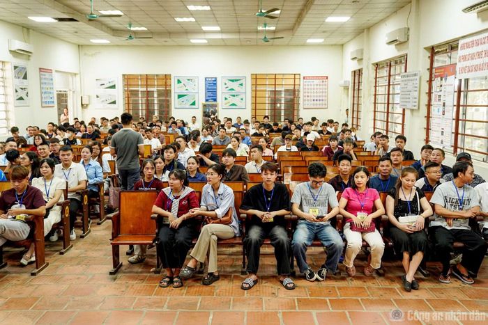Học viên tham dự kỳ sát hạch lái xe ngày 1/7 tại Trung tâm sát hạch lái xe Trường Đại học PCCC.