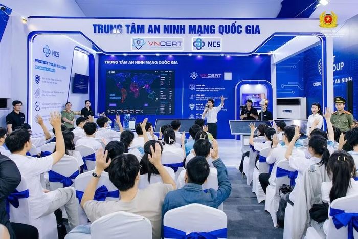 Một trong nhiều hoạt động tuyên truyền của Cục An ninh mạng và phòng, chống tội phạm sử dụng công nghệ cao góp phần phòng, chống lừa đảo trực tuyến.