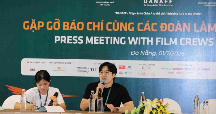Đạo diễn Lee Sang Hoon chia sẻ về phim “Bluefish” (Gangster hoàn lương) và điện ảnh Việt Nam từ góc nhìn của cá nhân anh.