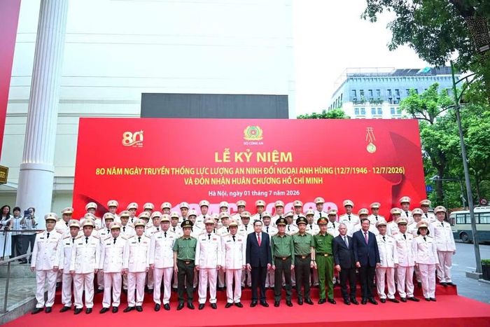 Đồng chí Trần Thanh Mẫn, Bộ trưởng Lương Tam Quang và các đại biểu dự lễ kỷ niệm.
