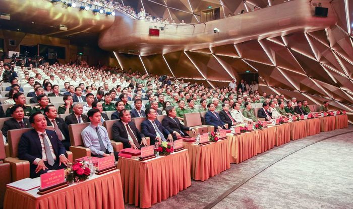 Các đại biểu tham dự buổi lễ.