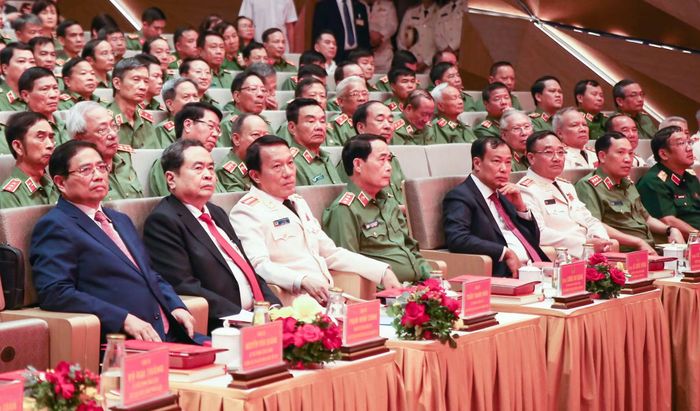Chủ tịch Quốc hội Trần Thanh Mẫn, nguyên Thủ tướng Chính phủ Phạm Minh Chính, Bộ trưởng Lương Tam Quang và các đại biểu tham dự buổi lễ.