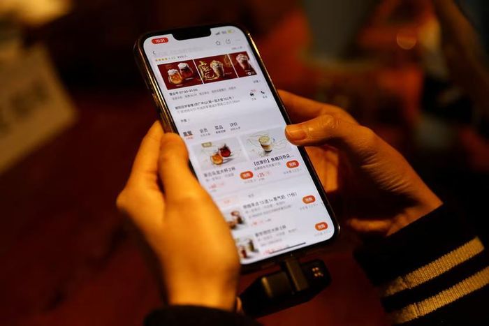 Ứng dụng Meituan trên điện thoại. Ảnh: Tingshu Wang