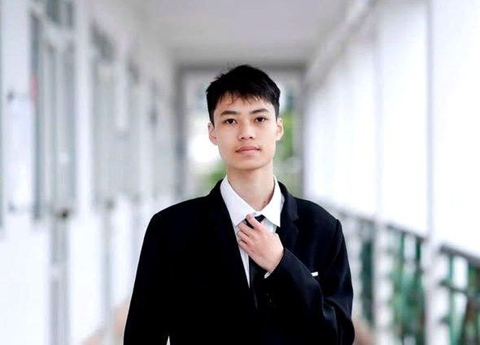 Em Nguyễn Mạnh Kiên, học sinh Trường THPT chuyên Nguyễn Tất Thành, thủ khoa Lào Cai, tổ hợp A01, với 28,75 điểm. Ảnh: Trường THPT chuyên Nguyễn Tất Thành