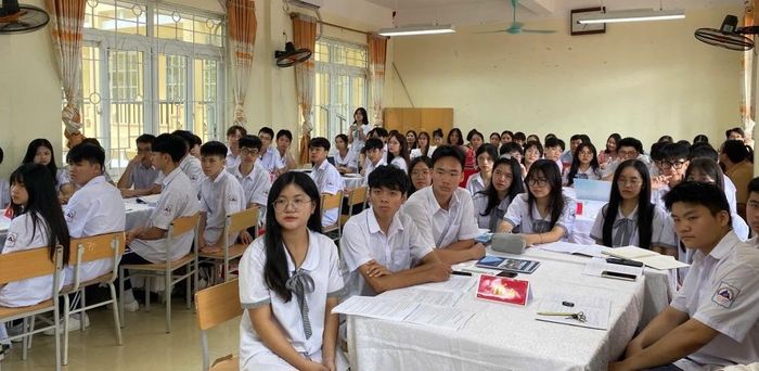 Trường THPT Chuyên luôn chú trọng đổi mới phương pháp giảng dạy, nâng cao chất lượng giáo dục mũi nhọn.