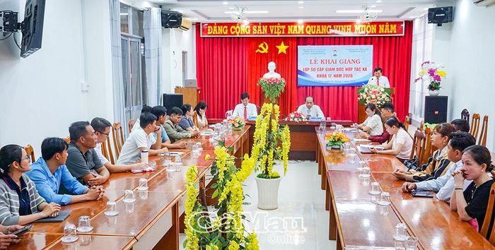 Các học viên tham dự lễ khai giảng lớp sơ cấp Giám đốc HTX khóa 17 năm 2026.