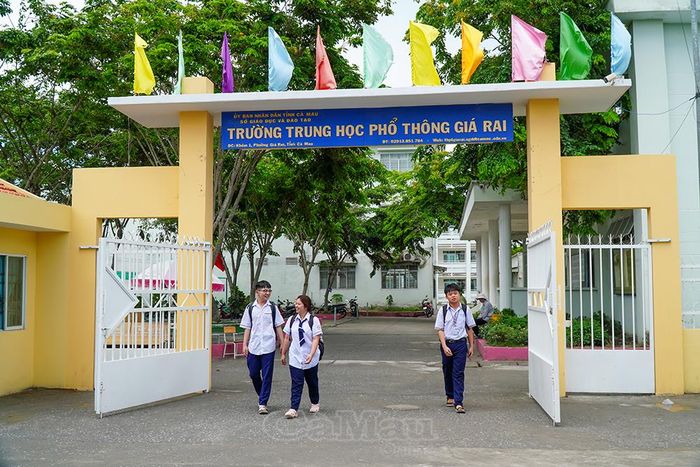 Năm nay, Trường THPT Giá Rai ghi dấu ấn với học sinh đạt thủ khoa Kỳ thi tốt nghiệp THPT của tỉnh và thủ khoa Trường Đại học Sân khấu - Điện ảnh Thành phố Hồ Chí Minh.