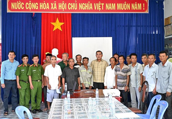  Ra mắt Tổ Nhân dân tự quản gồm lực lượng công an, cán bộ và Nhân dân các ấp, góp phần bảo đảm an toàn khu vực nuôi, tuyến bờ bao, cống nước, lưới rào, khu vực vèo cá, đường ra vào và các khu vực giáp ranh.